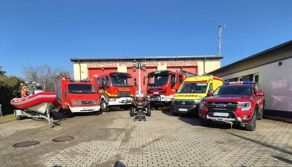 Interwencje OSP Węgorzyno: drzewo na drodze i alarm pożarowy w Runowie Pomorskim