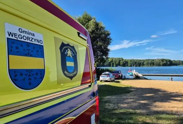 Prewencyjne patrole nad wodą w Węgorzynie – wspólna akcja policji i OSP