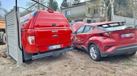 EasyCar użyczył Forda Rangera OSP Węgorzyno po utracie wozu strażackiego