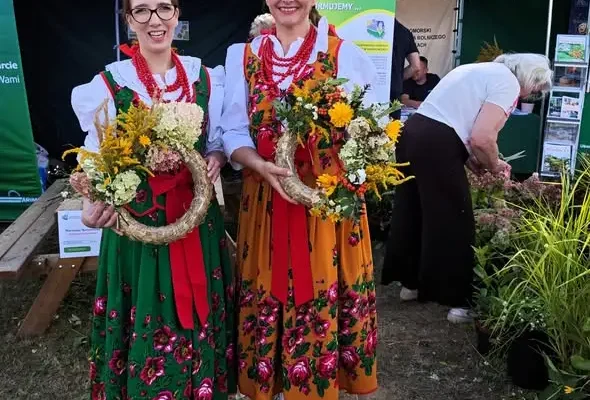 Warsztaty florystyczne podczas Gminnego Święta Chleba w Radowie Małym