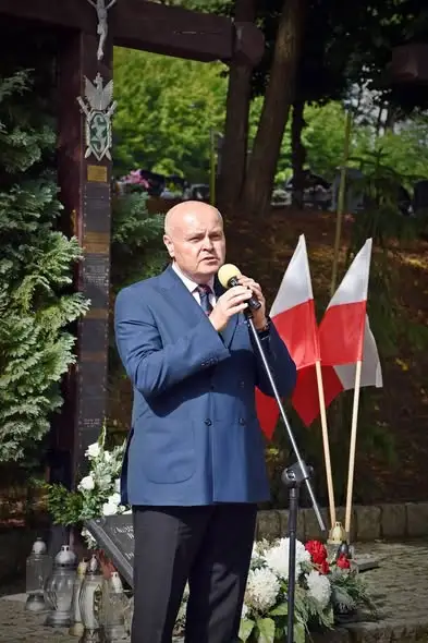 Powiatowy Dzień Sybiraka w Łobzie — hołd dla tych, którzy przeszli „Nieludzką Ziemię”