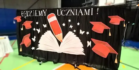 Pasowanie na ucznia w Węgorzynie – pierwszaki oficjalnie w szkolnej społeczności